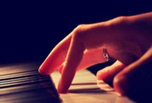 镜报：加布里埃尔可能因伤缺席数周，无缘对皇马两回合比赛.